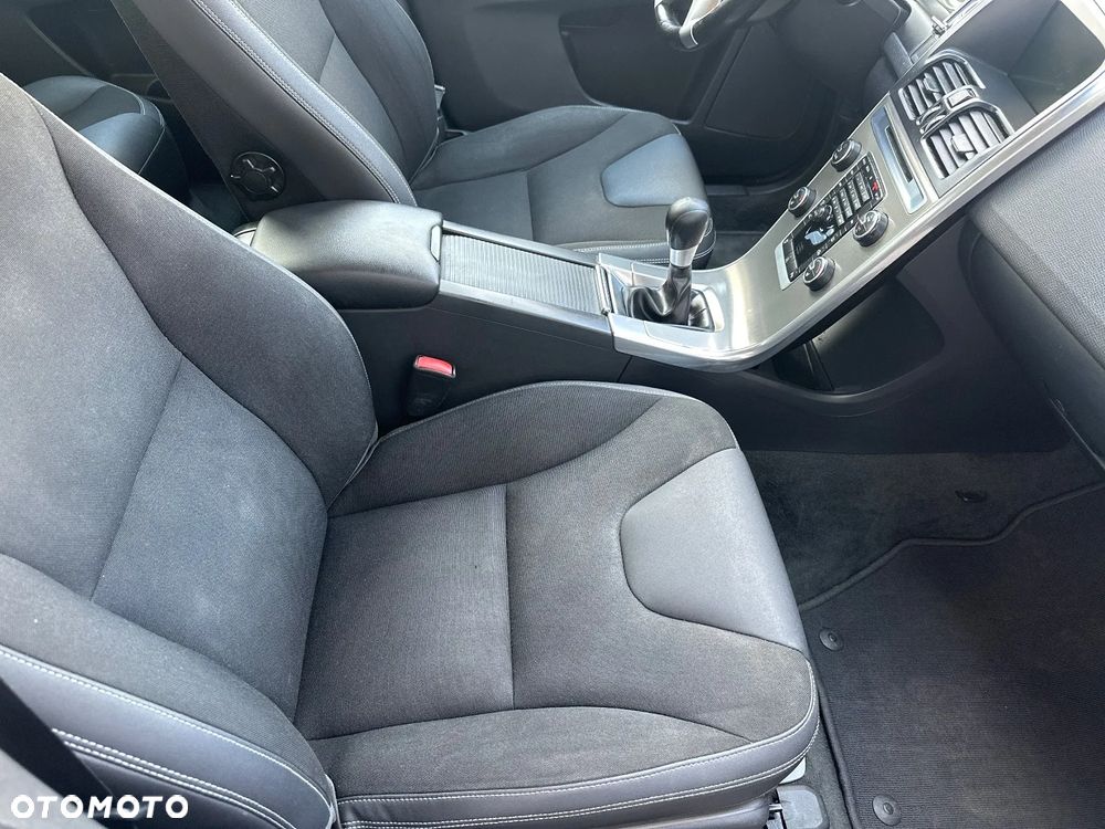 Volvo XC 60 D4 Momentum - 15