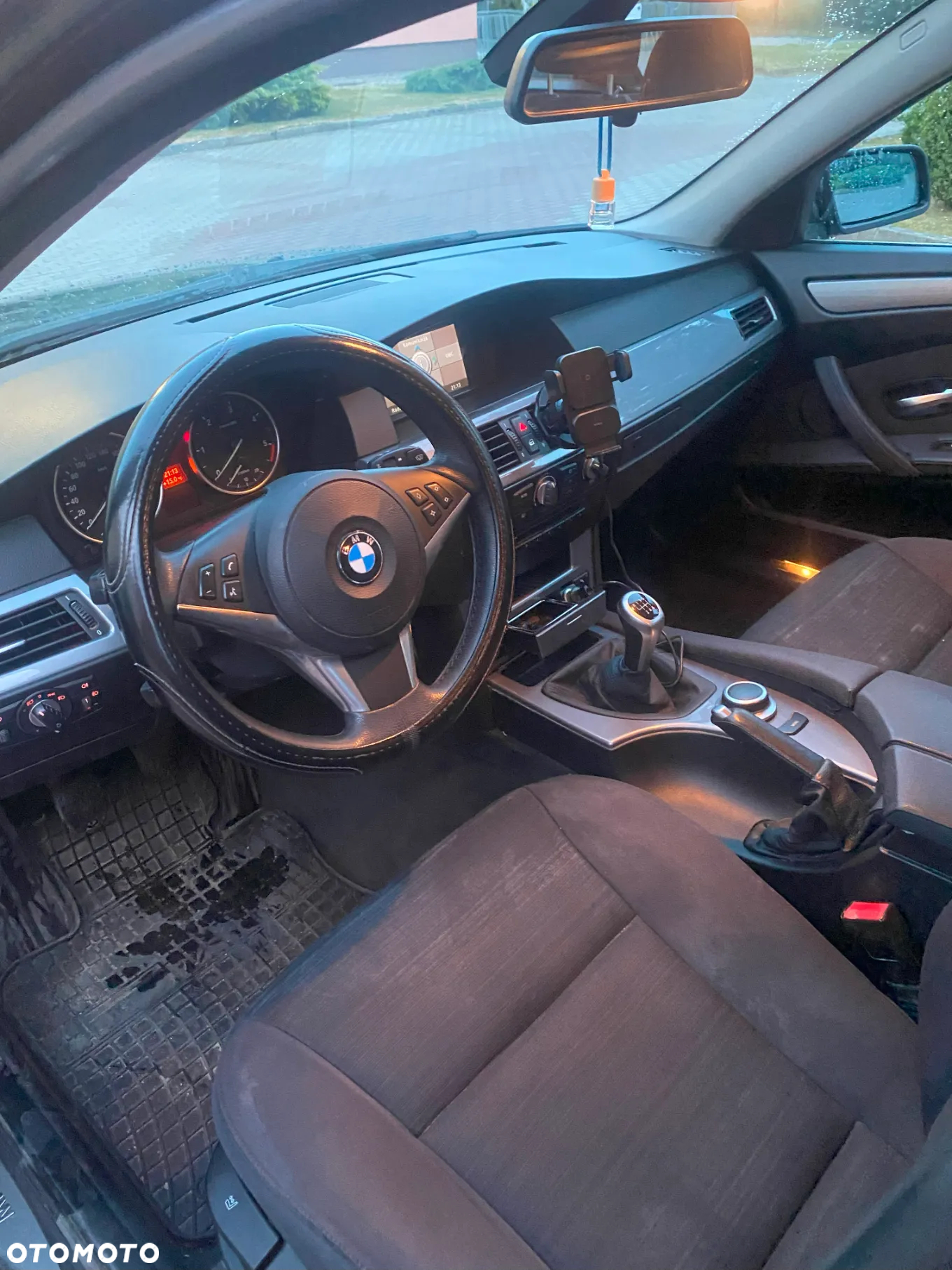BMW Seria 5 520d Touring - 13