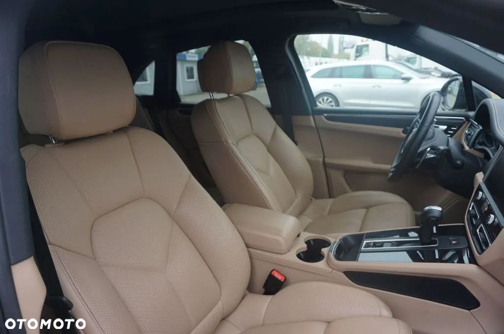 Porsche Macan T - 10