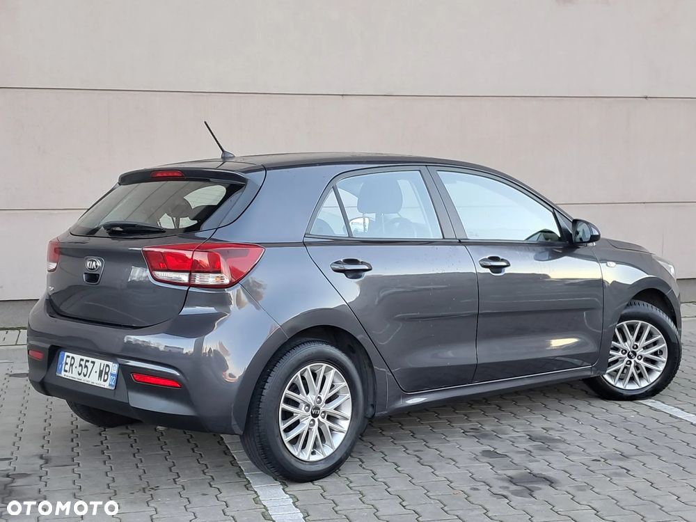 Kia Rio 1.2 Dream Team Edition - 16