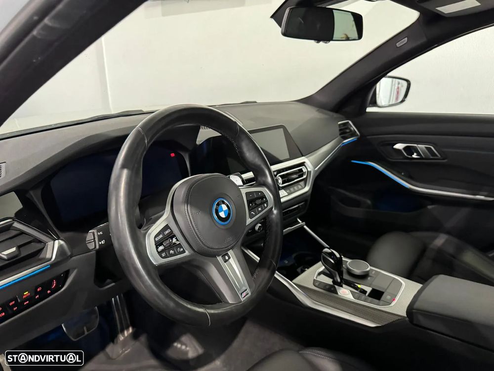 BMW 330 e Touring Pack M Auto - 11