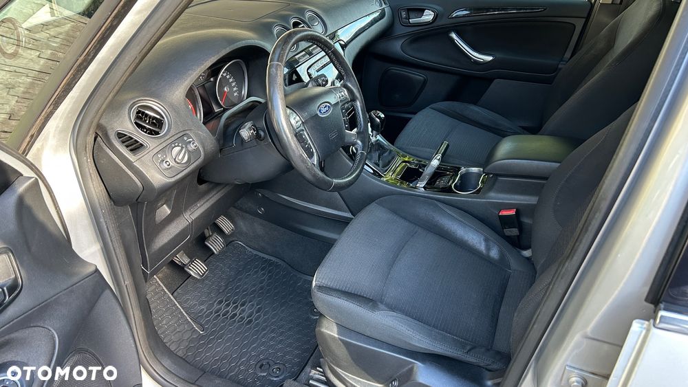 Ford Galaxy 2.0 TDCi Ghia - 8