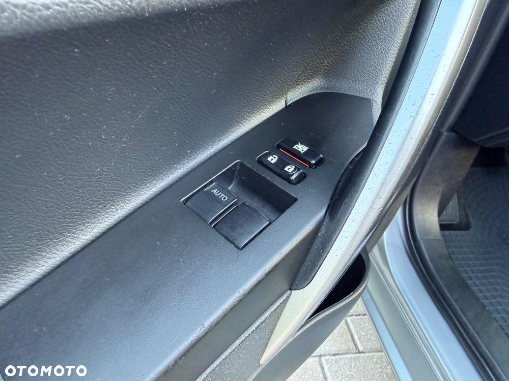 Toyota Auris 1.33 VVT-i Active - 28