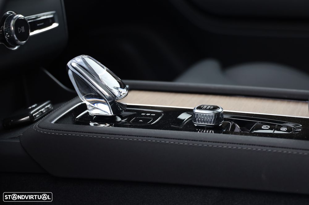 Volvo XC 90 2.0 T8 PHEV Plus Dark AWD - 22