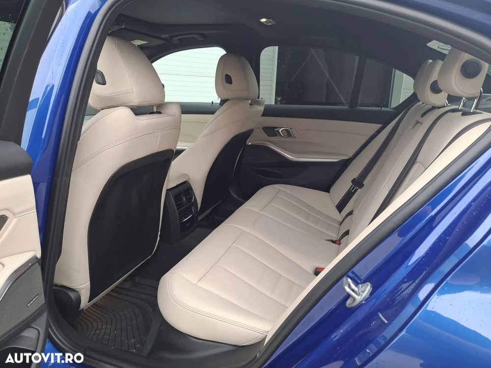 BMW Seria 3 320i AT - 8