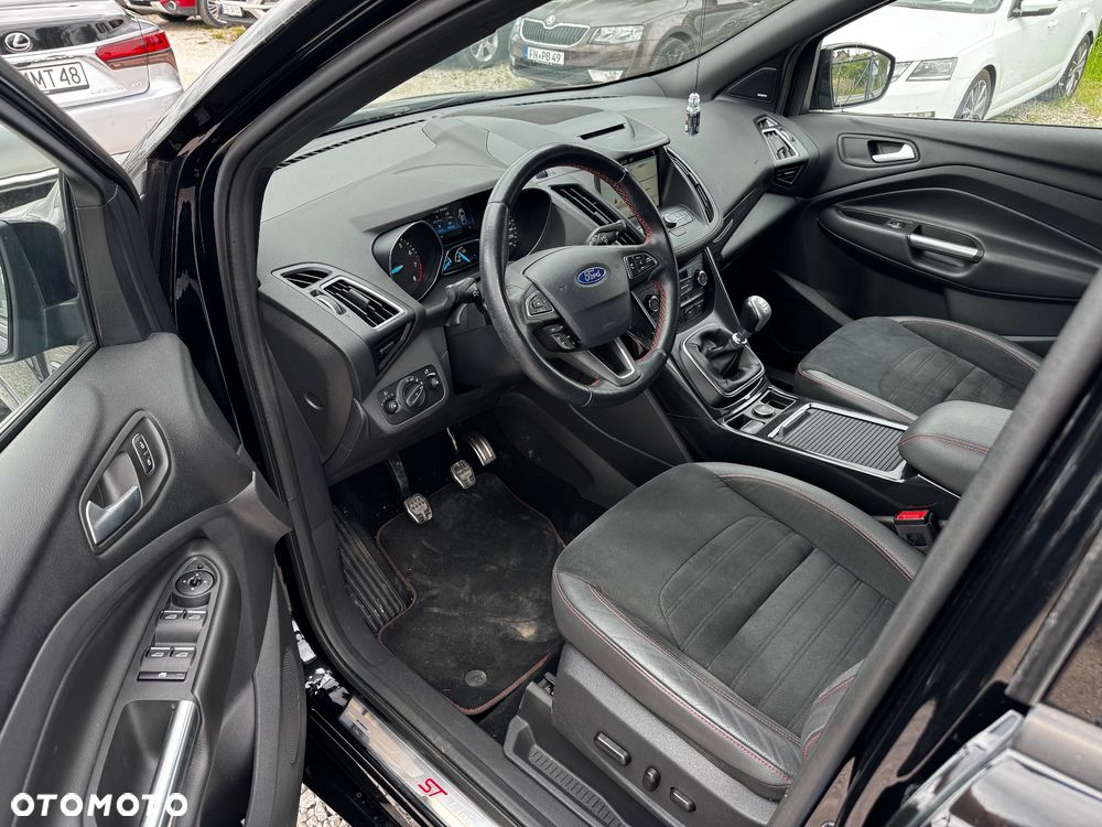 Ford Kuga 1.5 EcoBoost 2x4 ST-Line - 24