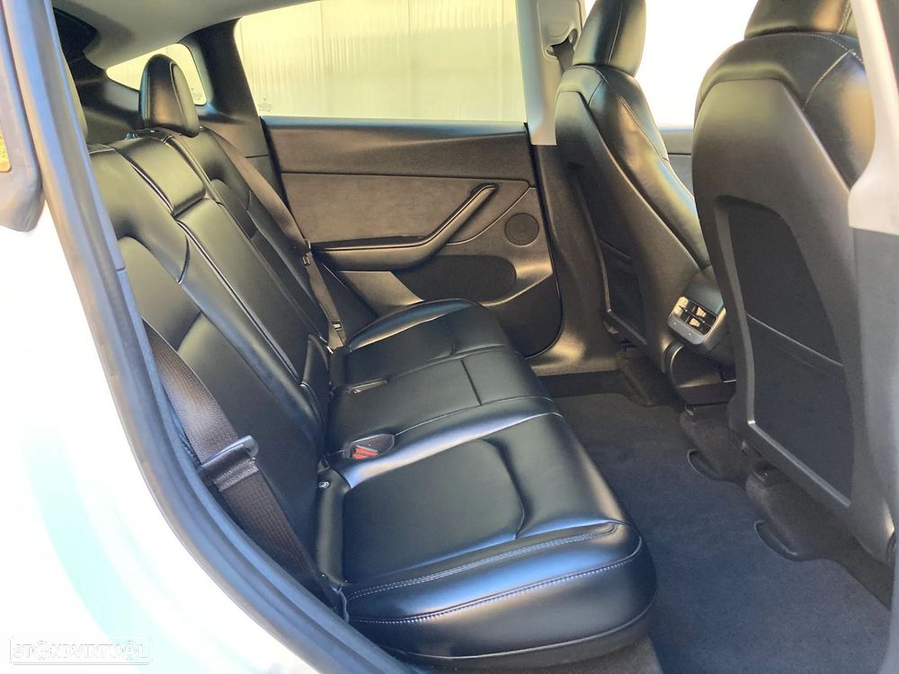 Tesla Model Y RWD - 38