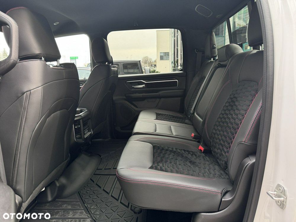 RAM 1500 - 21