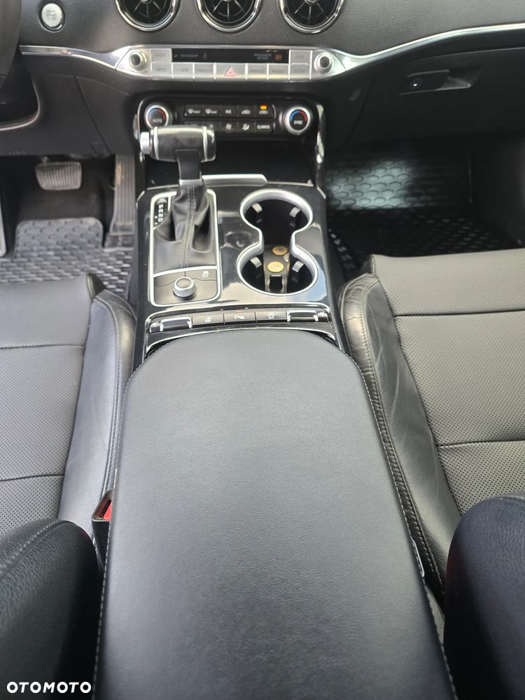 Kia Stinger 2.0 T-GDI GT Line - 17