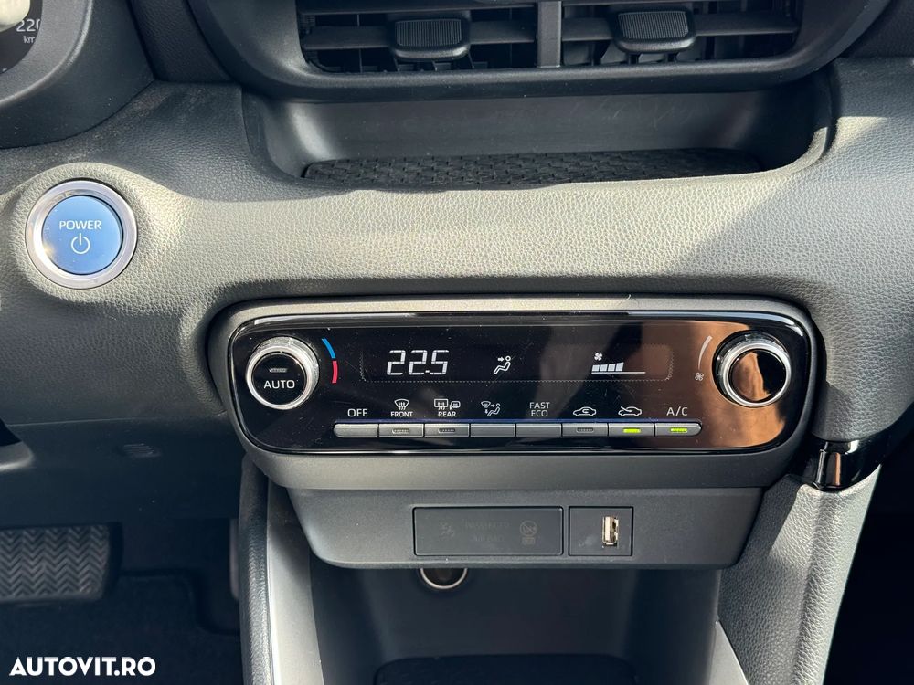 Toyota Yaris 1.5 VVT-i HSD Exclusive Style - 16