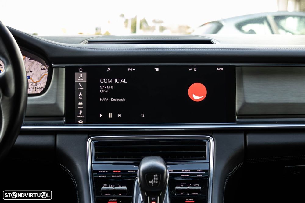 Porsche Panamera 4 S - 40