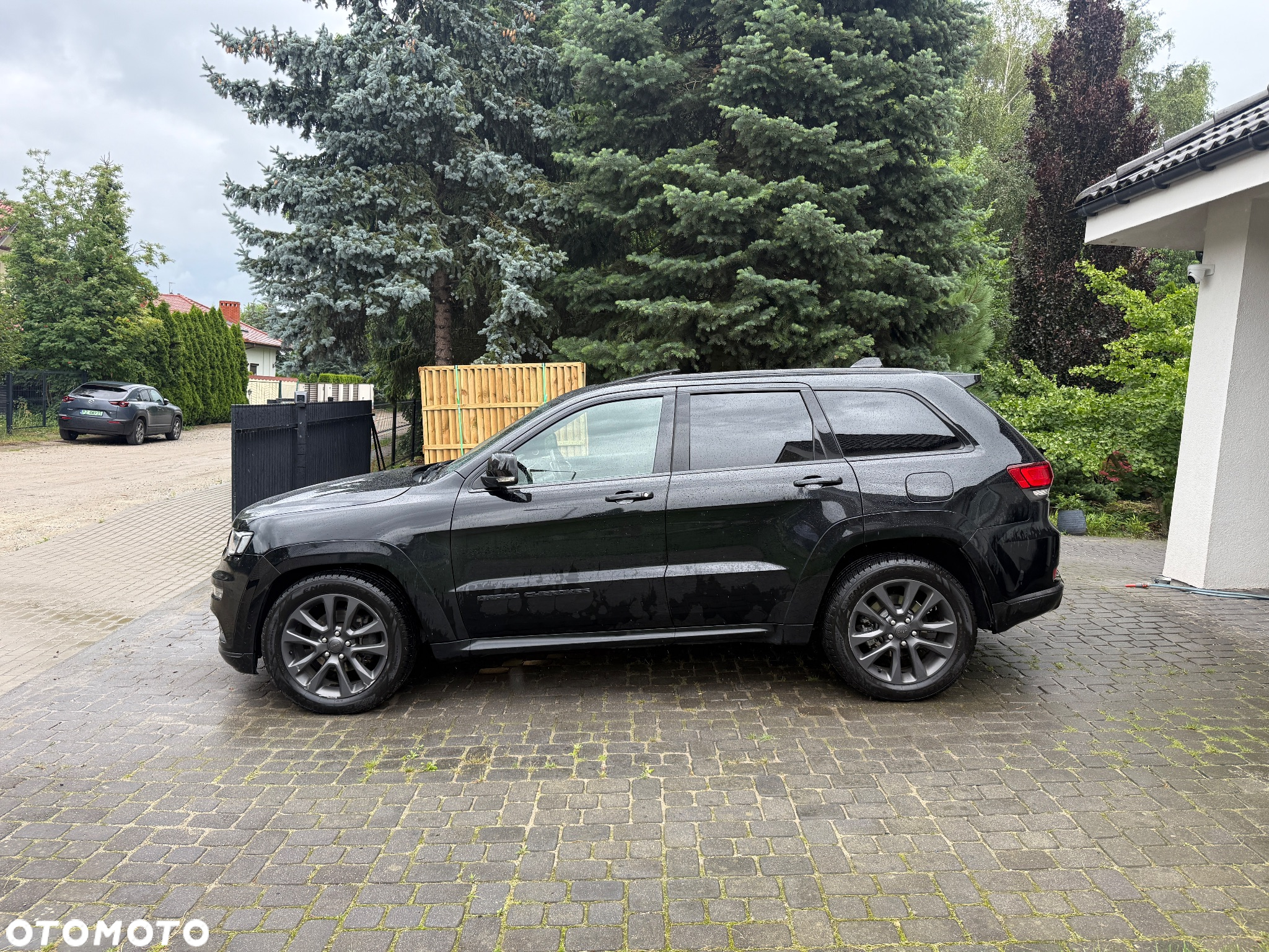 Jeep Grand Cherokee - 17