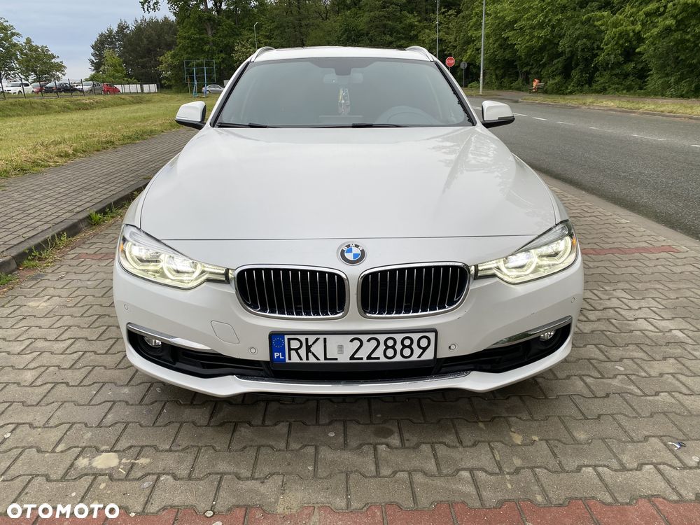 BMW Seria 3 330i xDrive Luxury Line - 4