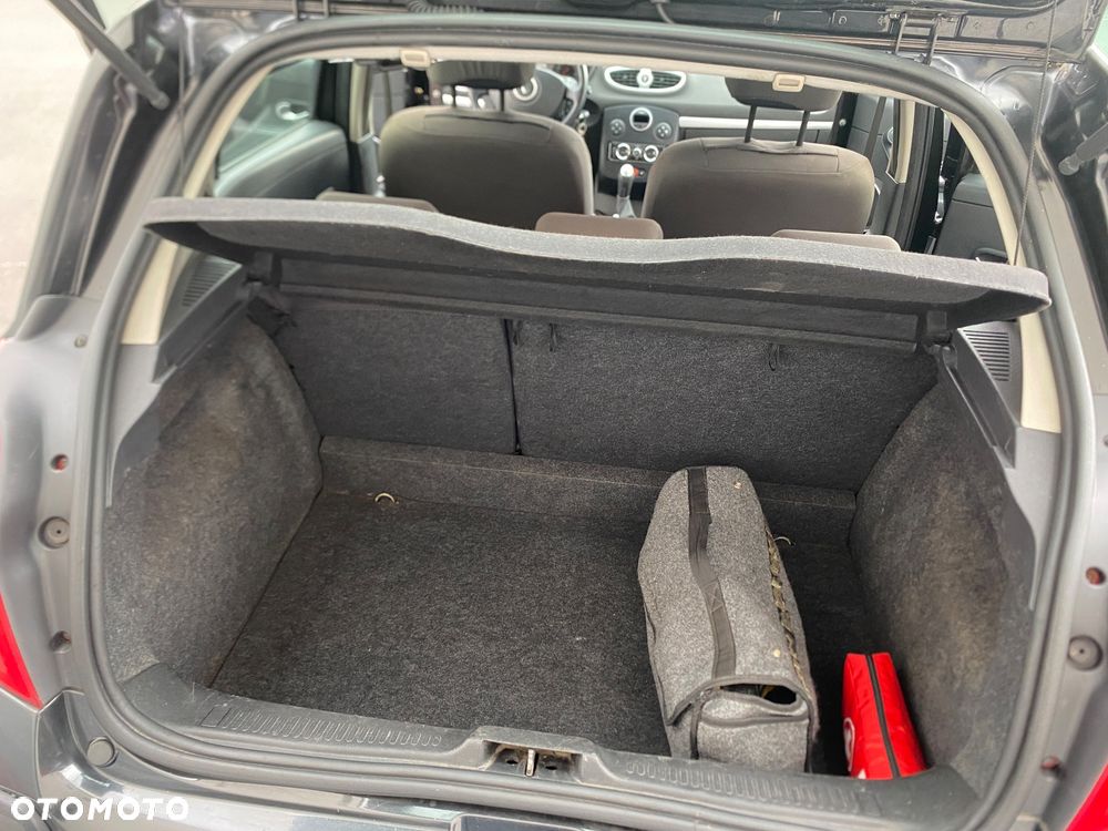 Renault Clio - 17