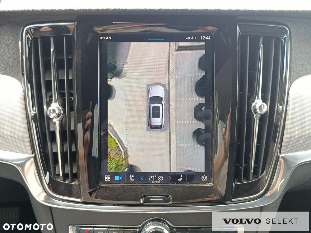 Volvo V90 Cross Country - 20