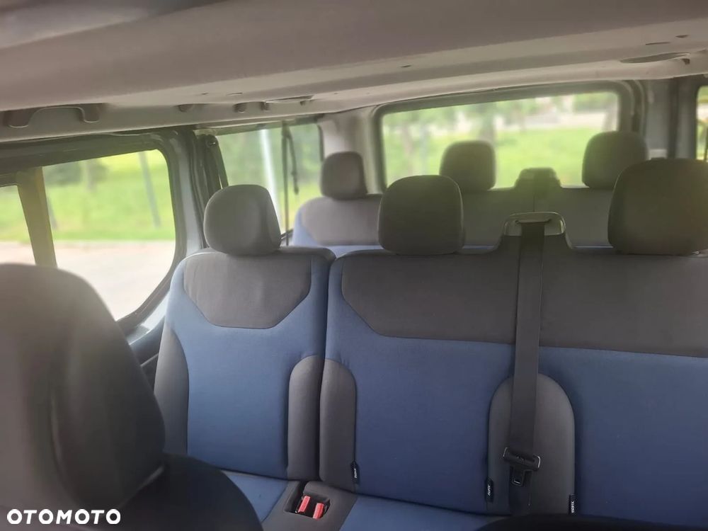 Renault Trafic Grand Passenger Black Edition - 19