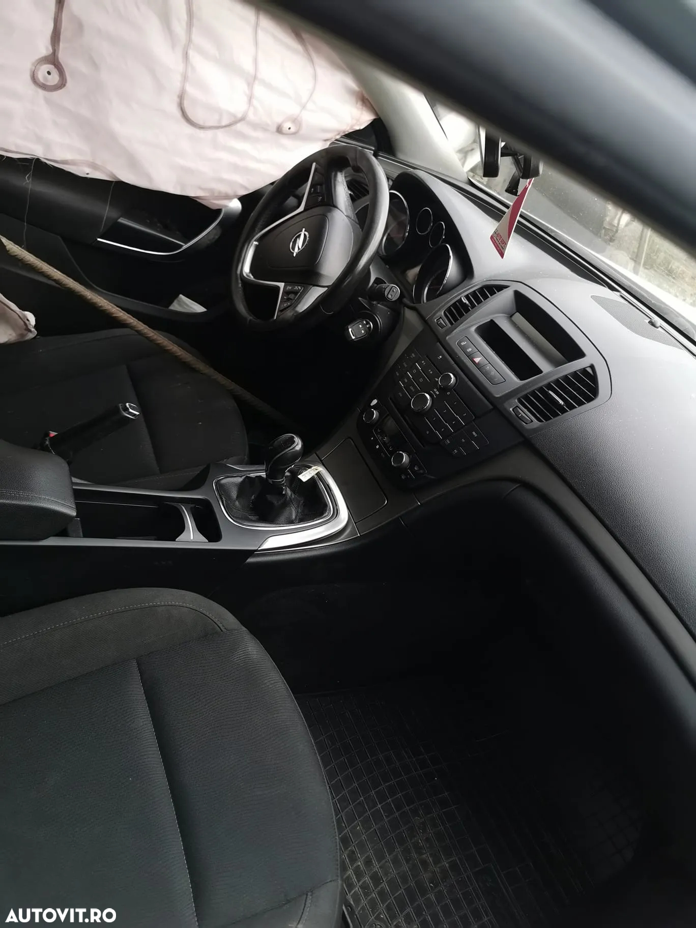 Dezmembrez Opel Insignia motor 2.0 diesel 96cv an 2011 - 3