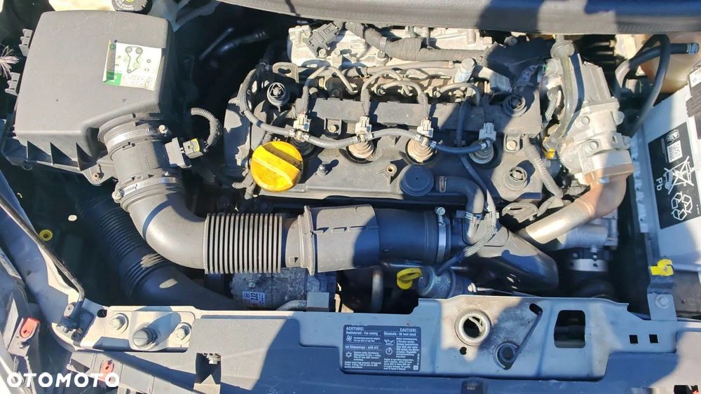 Opel Meriva Corsa silnik 1.7 Diesel 101 KM A17DT kompletny Film - 1
