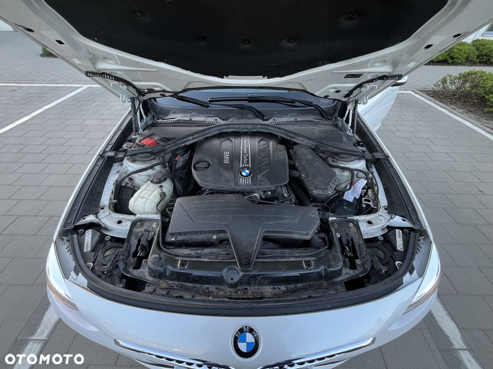 BMW 3GT 318d Sport Line - 27