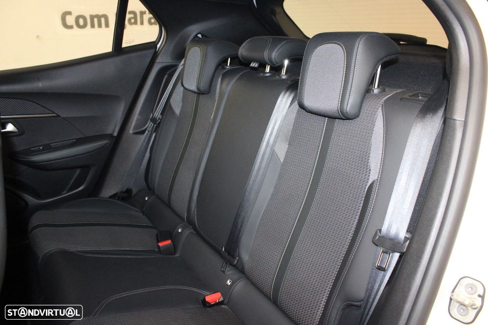 Peugeot e-2008 50 kWh GT - 5