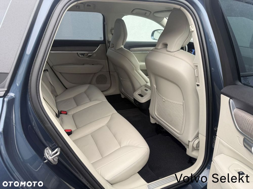 Volvo V90 Cross Country - 36