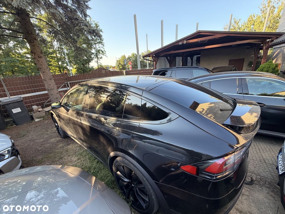 Tesla Model X - 2