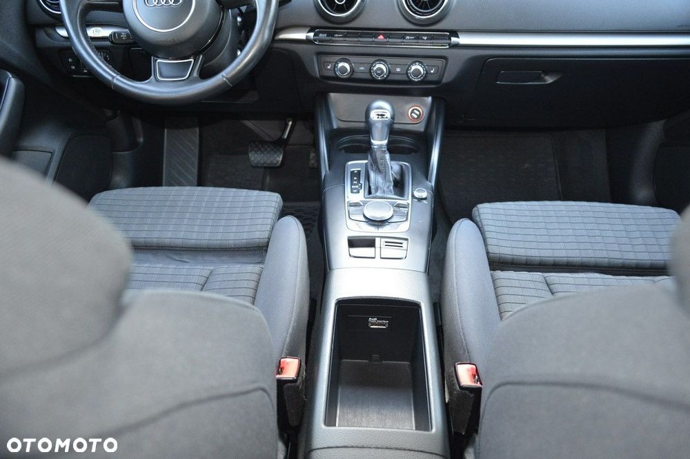 Audi A3 Sportback 2.0 TDI S tronic design - 22