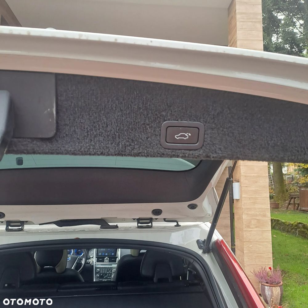 Volvo XC 60 D3 R Design - 8