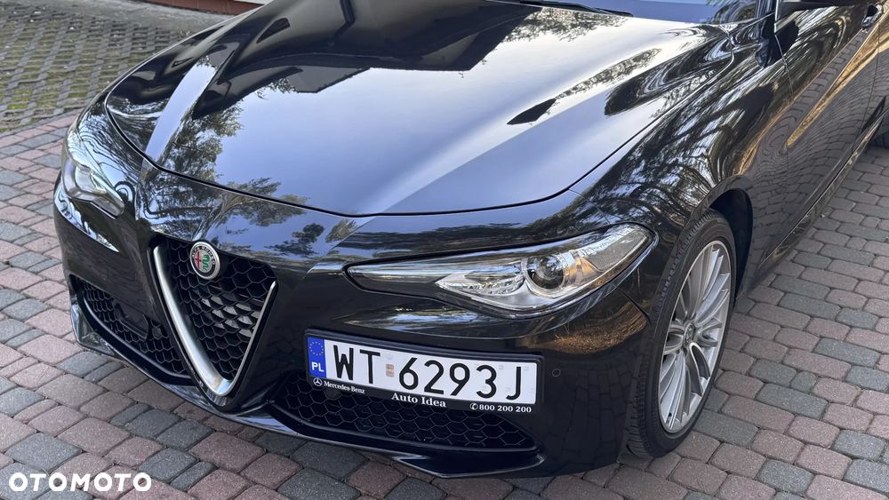 Alfa Romeo Giulia 2.0 Turbo 16V AT8-Q4 Ti - 8
