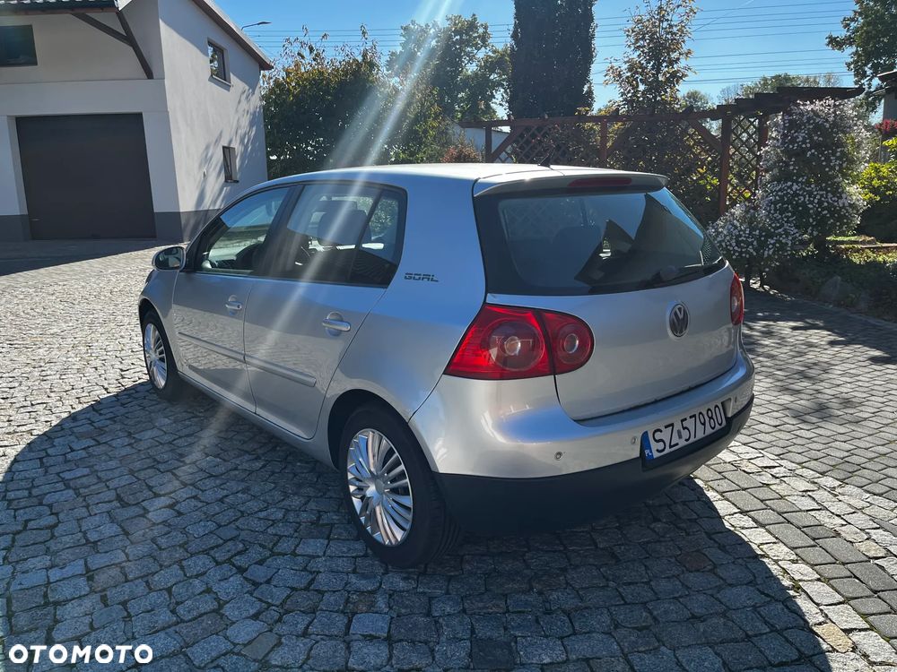 Volkswagen Golf - 6