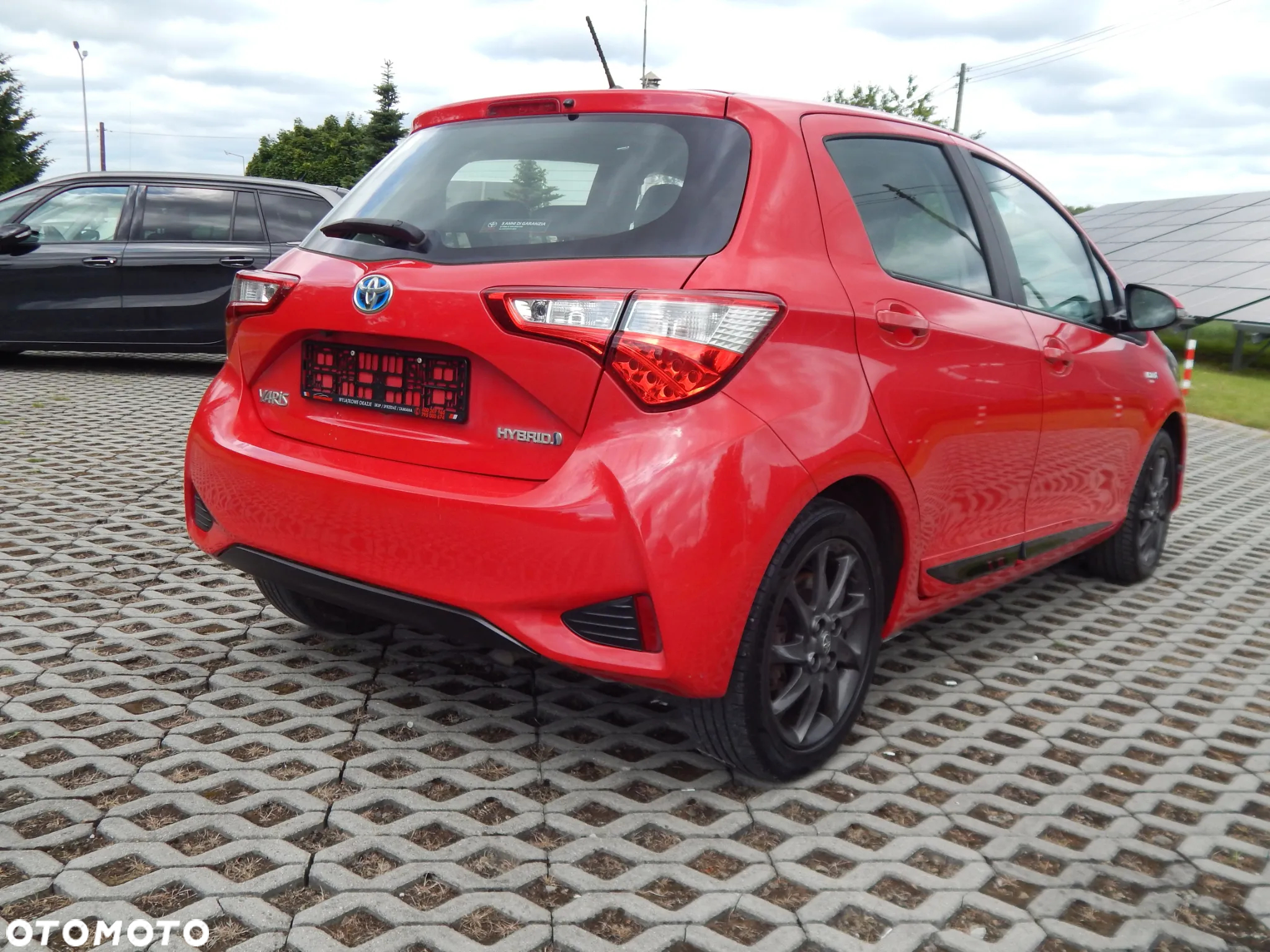 Toyota Yaris Hybrid 100 Premium - 10