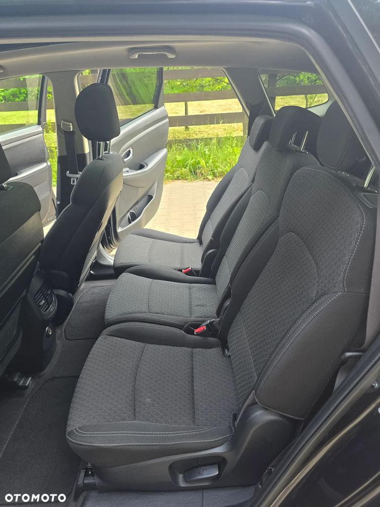 Kia Carens 1.7 CRDi L 7os - 23
