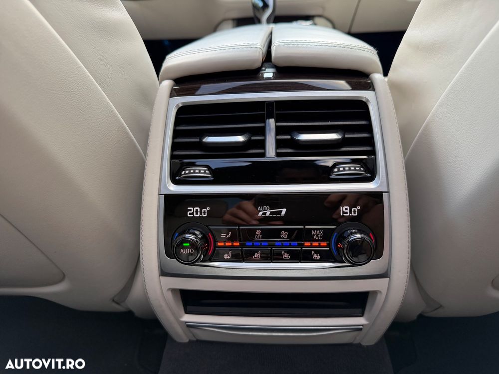 BMW Seria 7 740Li - 34