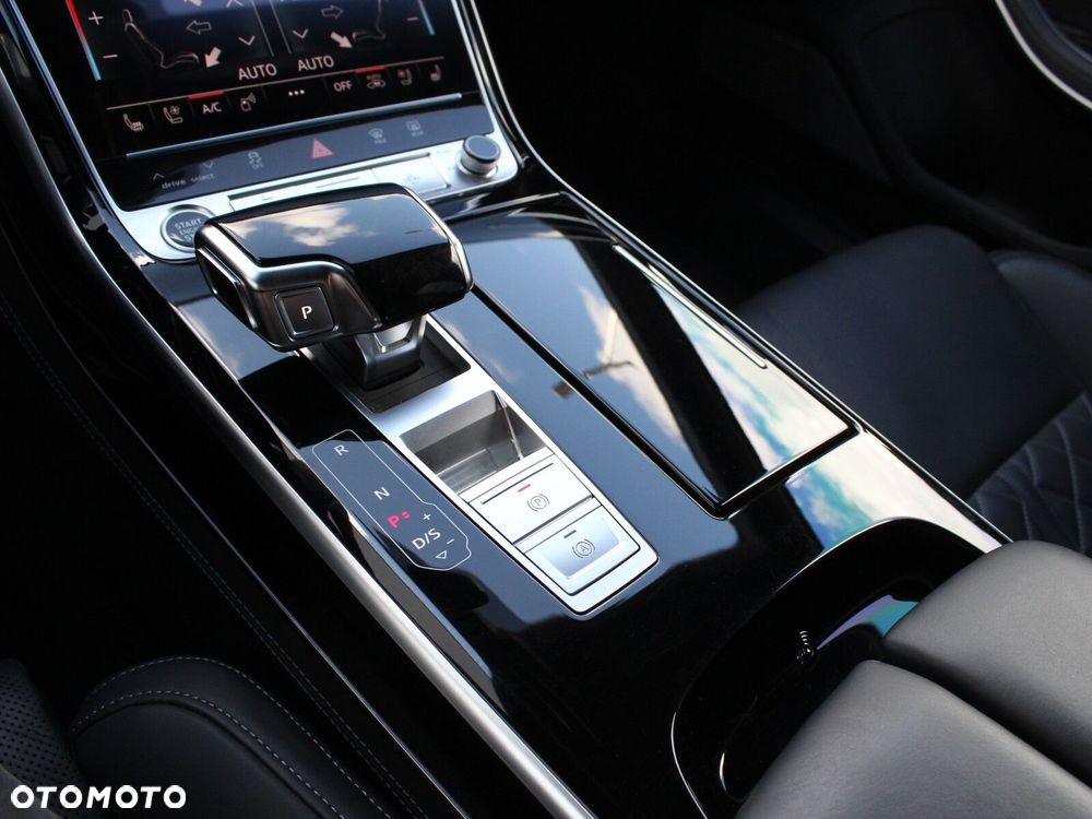 Audi A8 - 26