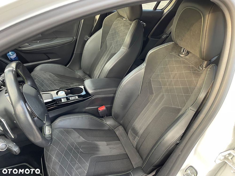 Peugeot 208 1.2 PureTech GT Pack S&S EAT8 - 17