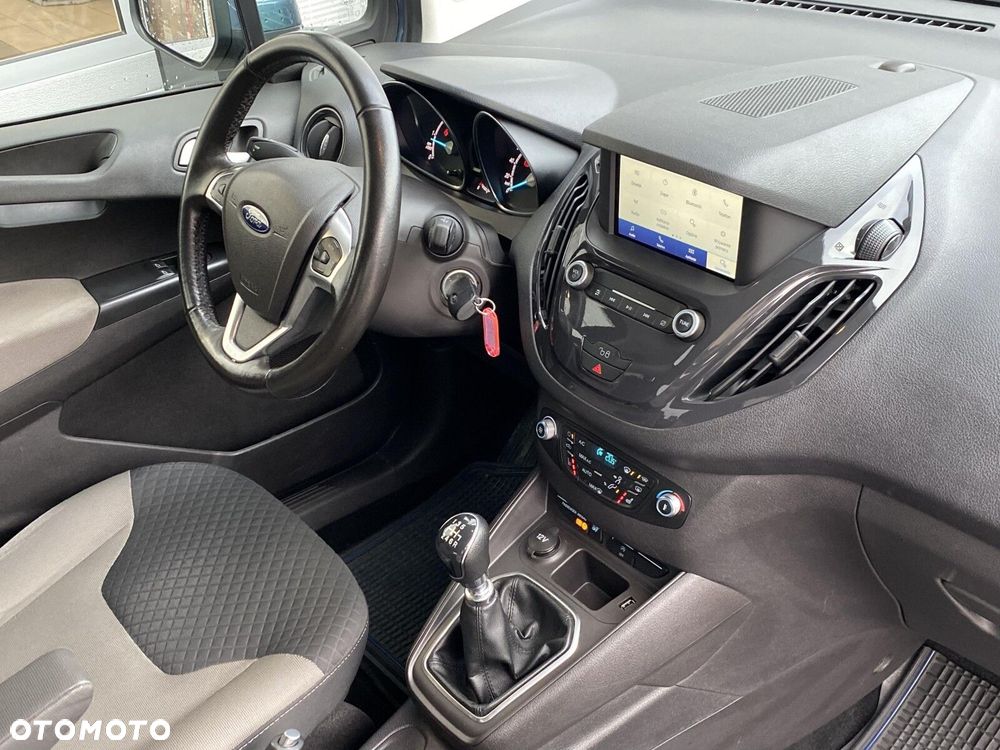 Ford Tourneo Courier - 24