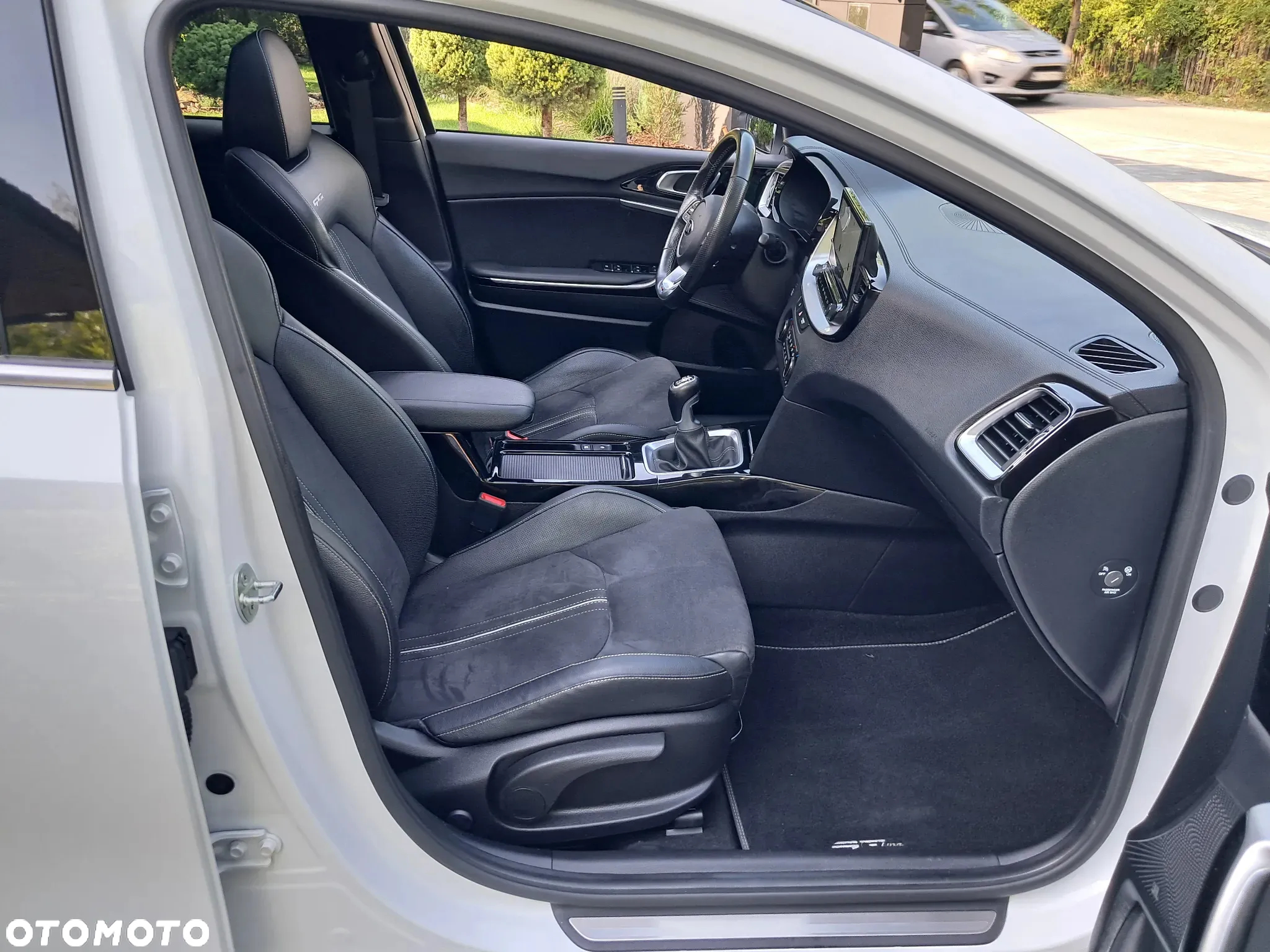 Kia ProCeed 1.5 T-GDI GT Line - 33