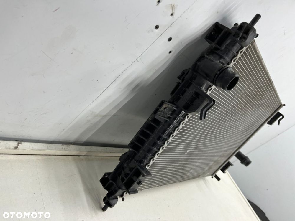 Chłodnica wody Citroen C5 Aircross Peugeot 3008 5008 308 508 Grandland 16r.- oryginalna 9811401480 - 2