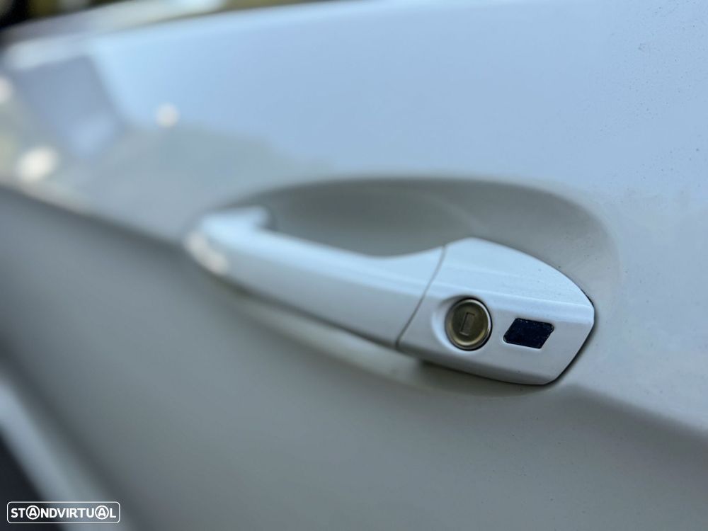 Mercedes-Benz E 220 CDi Avantgarde BlueEfficiency - 24