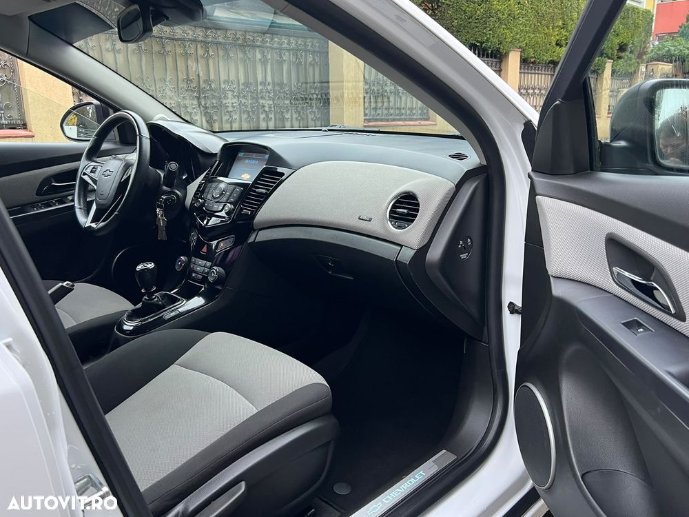 Chevrolet Cruze - 8