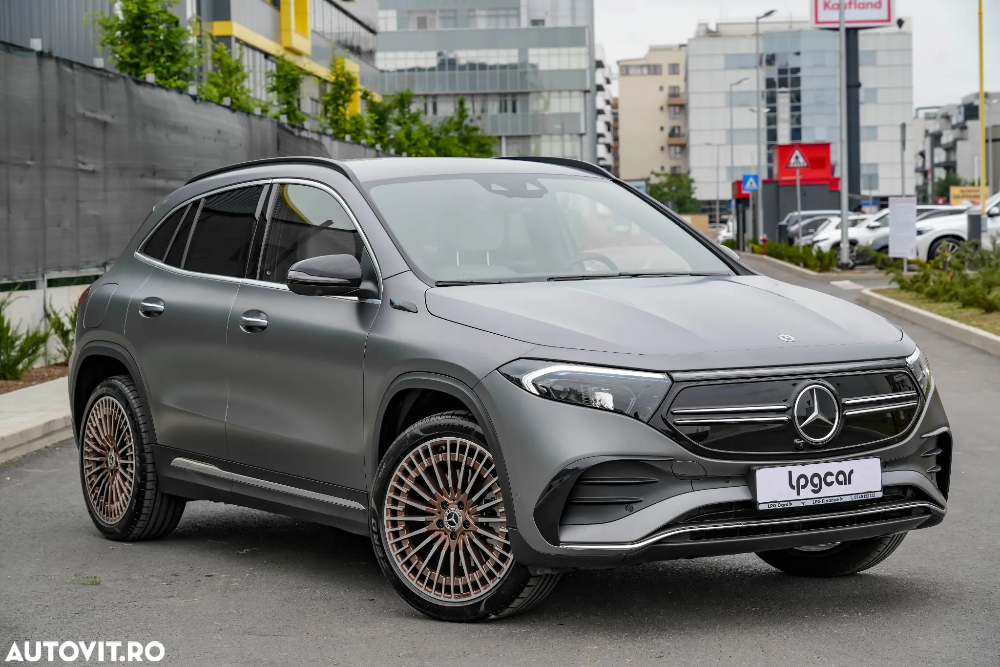 Mercedes-Benz EQA 350 4MATIC - 3