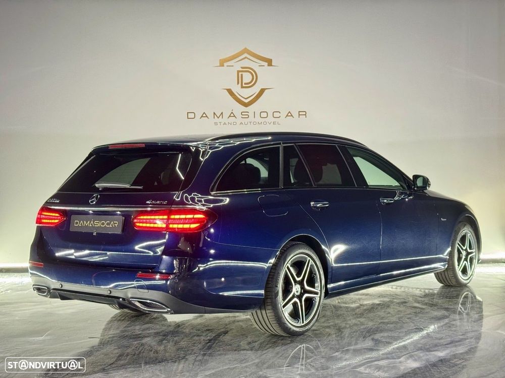 Mercedes-Benz E 300 de AMG Line 4Matic - 4