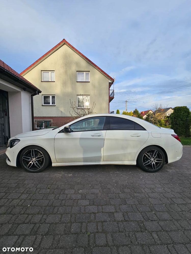 Mercedes-Benz CLA 220 4-Matic - 4