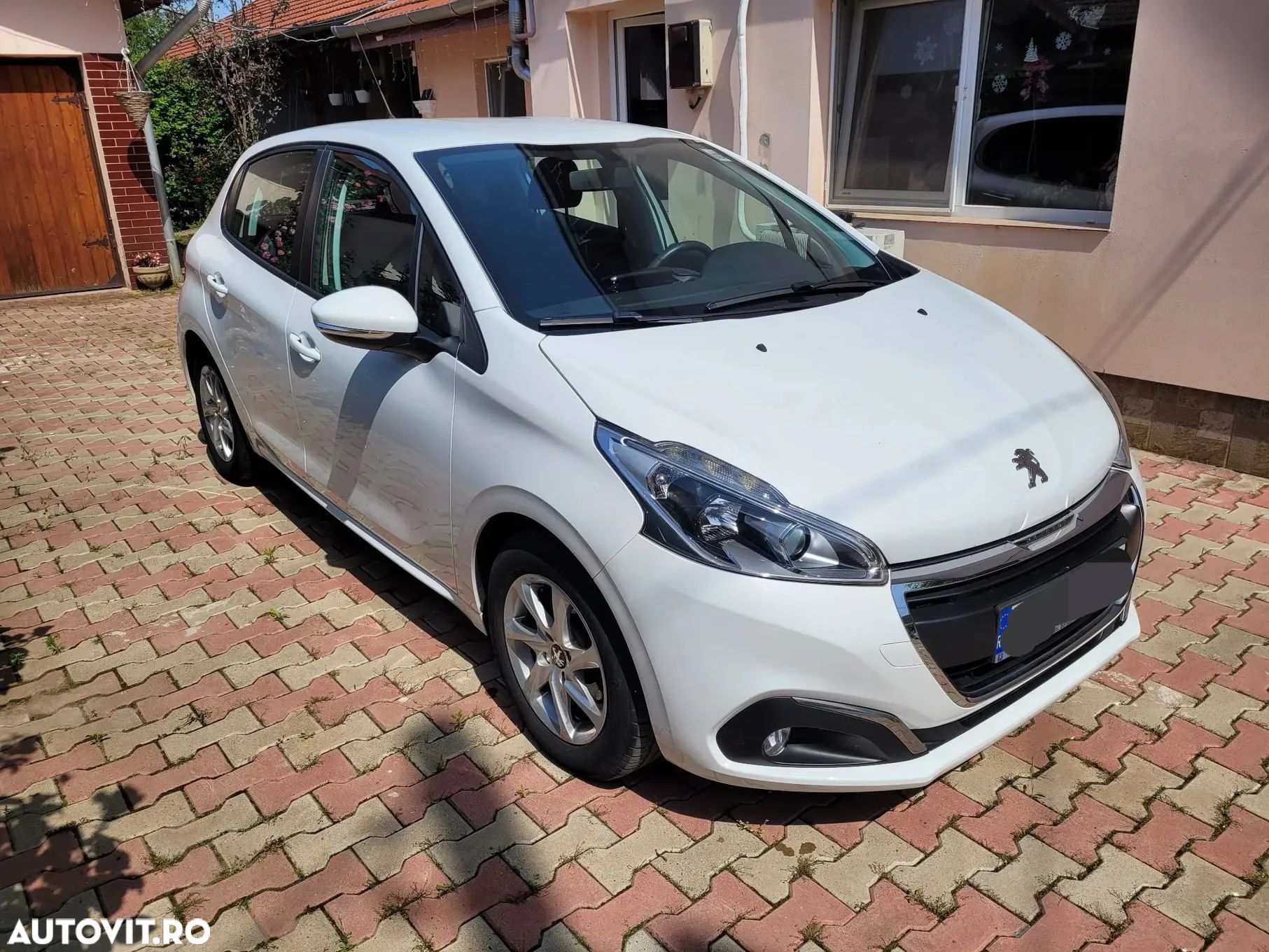 Peugeot 208 1.2 L PureTech Allure - 1