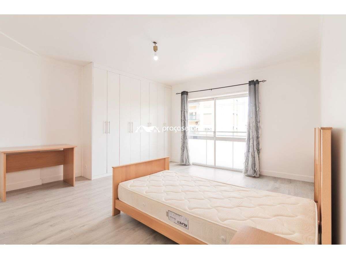 Quarto grande / Totalmente Equipado e Mobilado / Guimarota - Grande imagem: 2/21