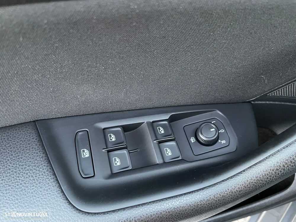 VW Passat Variant 2.0 TDi Business Package DSG - 8