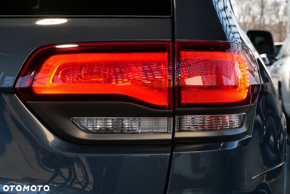 Jeep Grand Cherokee - 37