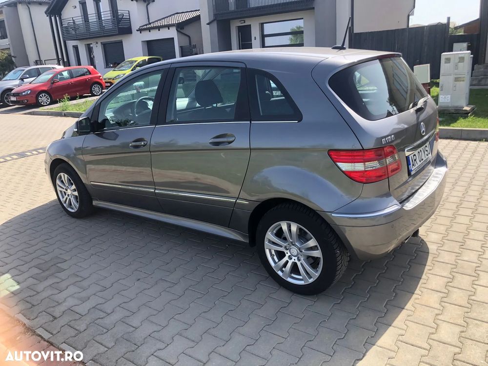 Mercedes-Benz B 180 BlueEFFICIENCY - 2