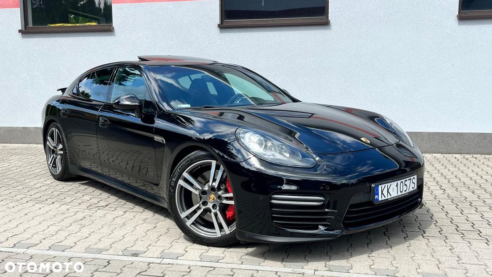 Porsche Panamera GTS PDK - 12