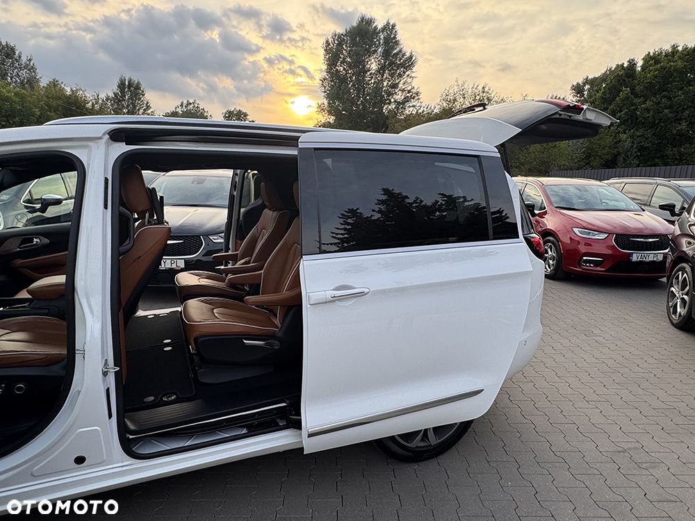 Chrysler Pacifica - 18